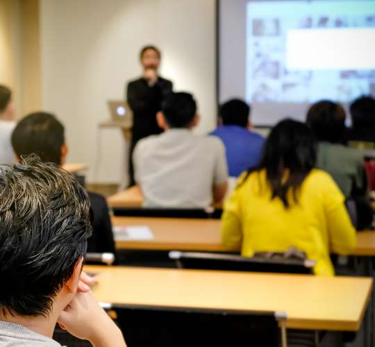 スキルと教養をける！「月例会／特別講義」